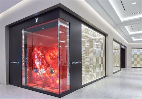 Louis Vuitton Montreal Ogilvy